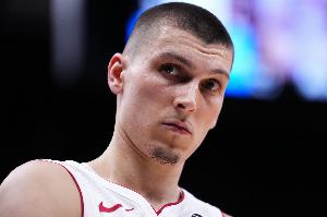 斯波：希罗会很好地适应球队快节奏进攻 他能放大这体系的效果