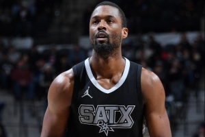 哈里森-巴恩斯：当球队需要时总有人站出来 漫长的赛季要保持健康