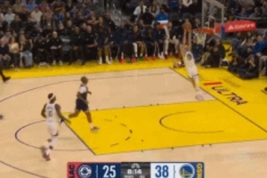 打停快船！波斯特篮下给压迫造成对手失误 波杰快下上了个空篮