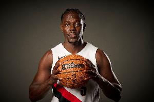 队记：朱-霍勒迪有着稳定的输出 关于他老迈的说法不攻自破