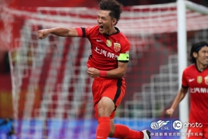 中超联赛第29轮，上海海港3比0浙江俱乐部绿城